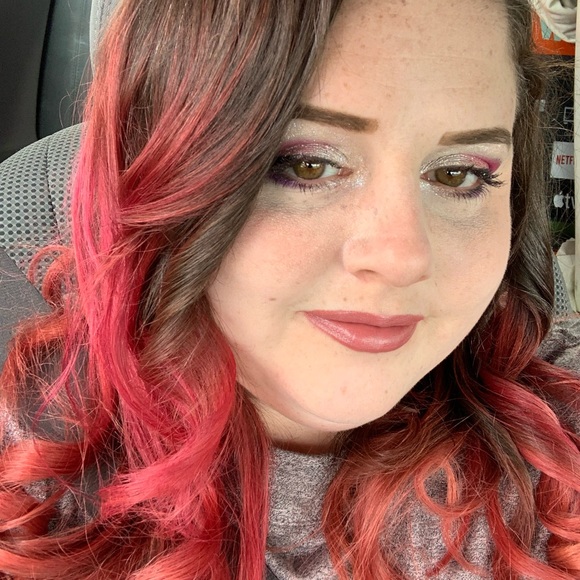 Meet your Posher, Allison - Picture 1 of 4